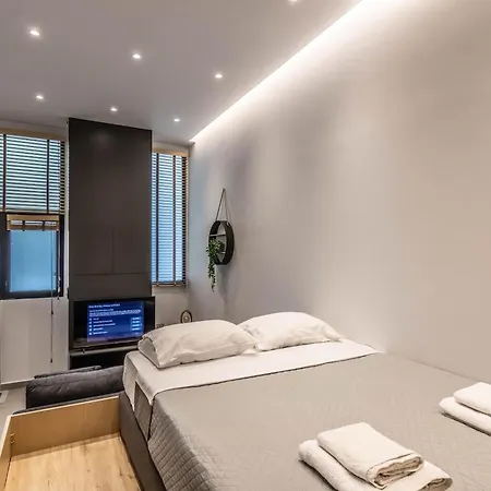 Aris Premium Accommodations Athens Exterior photo