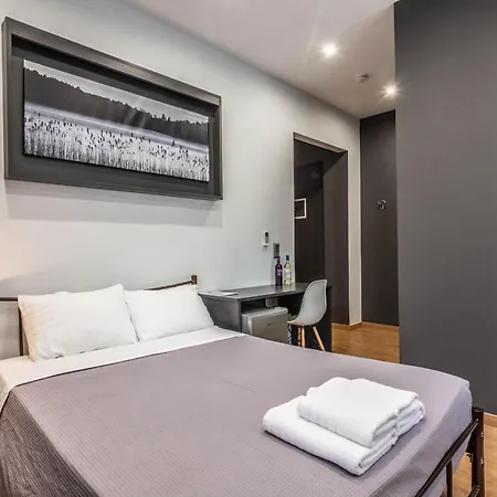 Aris Premium Accommodations Athens Room photo